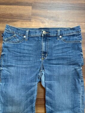 Rock & Republic Kashmiere Jeans Cropped Medium Blue Size 14 GUC Stretchy Comfy